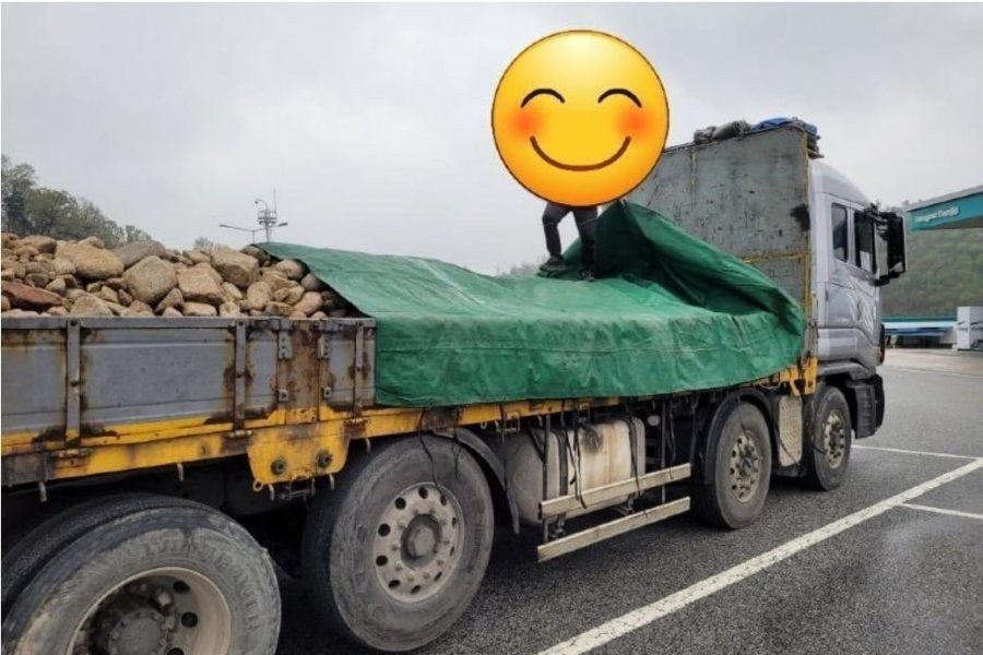 All-time lorry jpg on the highway
