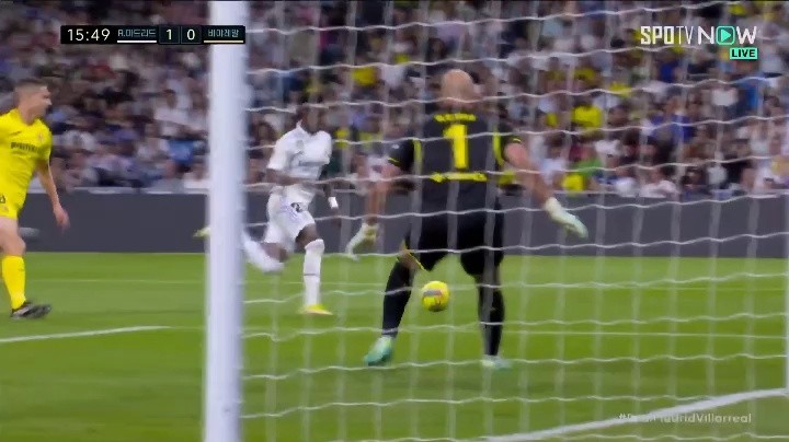Real Madrid 1-0 takes the first goal of R Madrid v Villarreal Shaking
