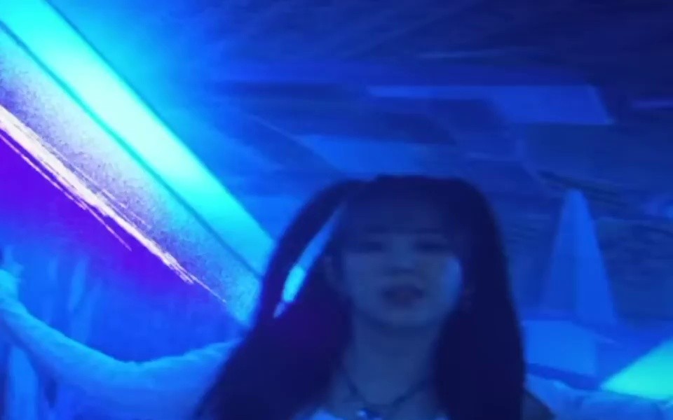 Kepler Choi Yujin Kim Chaehyun Kim Dayeon Mashiro Giddy music video GIF