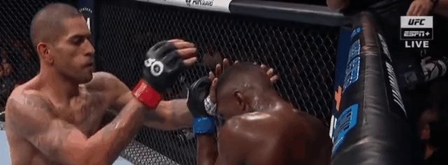 (SOUND)Adesanya aiming for the counter on the UFC slow screen