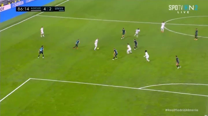 Real v. Almería Benzema goal post Shaking. Shaking