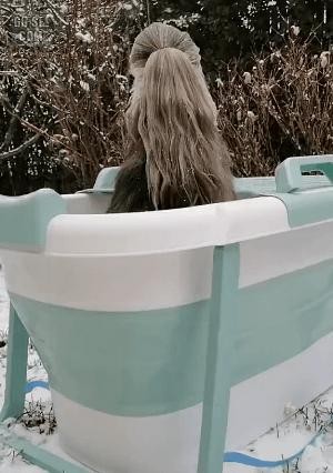 the back of a lower-body bath outdoors