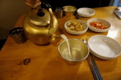 Food that suddenly emerges as tier 1 on a rainy day gif