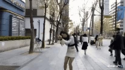 A nuisance on the way to work, gif