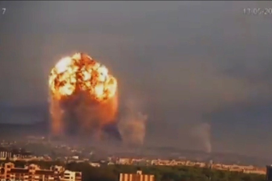 <Breaking News> Jpg during exposure to a massive uranium explosion in western Ukraine