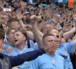 (SOUND)Manchester City fans and Manchester United fans who can see joy and sorrow in Manchester City vs Manchester United's expression [Laughing] [Laughing]