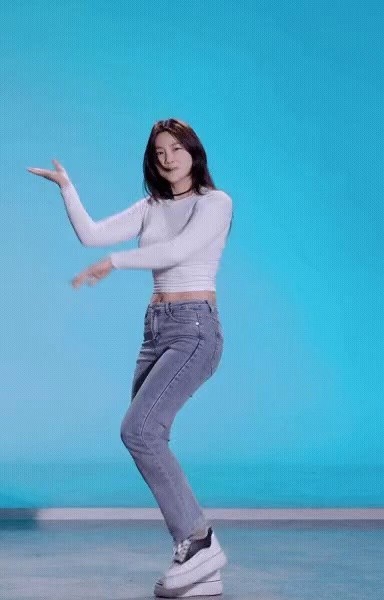 L Su-Jeong's dance, a female YouTuber whose body shape is amazing