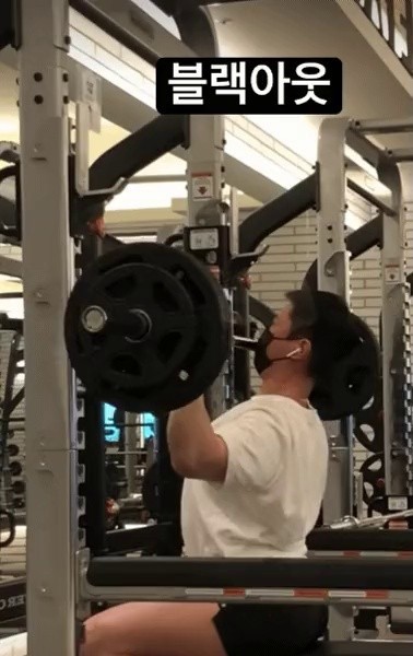 People who fainted while working out GIF