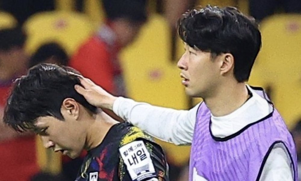 Son Heung-min consoling Lee Kang-in