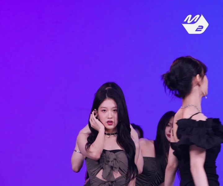 (SOUND)What happened to Baek Jiheon, the youngest member of fromis_9