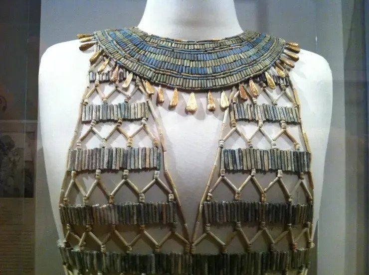 Restoring an Egyptian Dress 4500 Years Ago