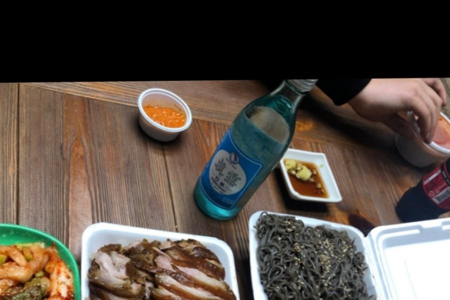 Market jokbal and geotjeori soju jpg