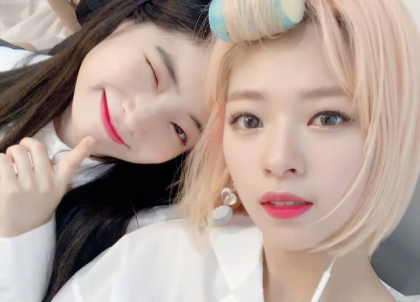 TWICE Instagram - Jeongyeon's happy birthday to Dahyun