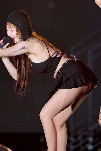 Hyuna just writes her name with her butt