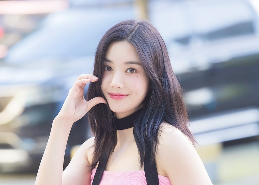 Kwon Eunbi. On her way to the pink tube top, Kwon Eunbi