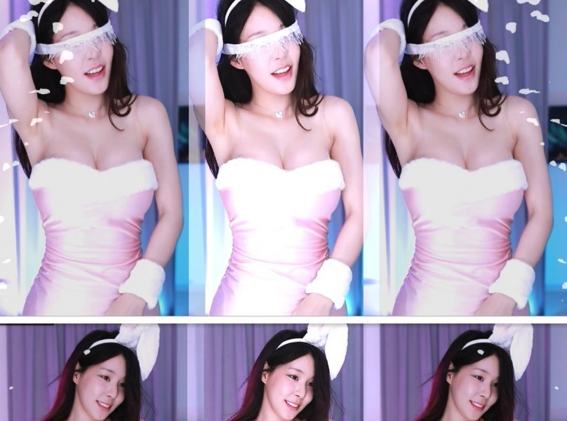 The 18-year-old pink bunny girl, God Sehee's chest bone