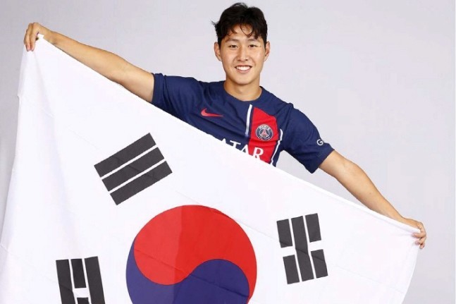 King Lee Kang-in is playing at the Asian Games! I put it in the terms of the PSG contract