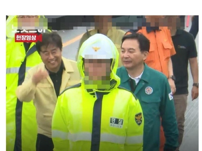 Controversy over Won Hee-ryong's hospitality, who is in charge of the underground road at the site of a single underground road