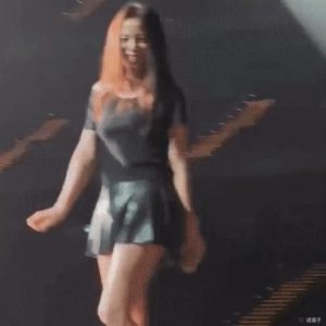 BLACKPINK's strong thighs wearing a skirt during the Macau concert rehearsal