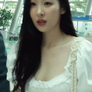 SUNMI's polite way to leave the country