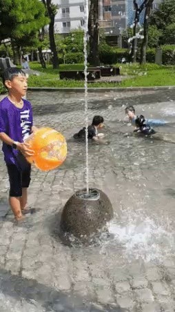 Neighborhood fountain 10 high-profile children gif