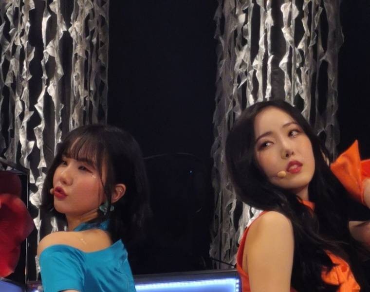 GFRIEND Eunha and SinB are active in Japan