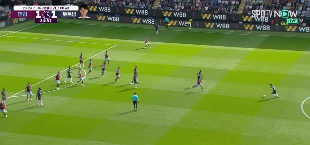 (SOUND)Burnley vs Tottenham Madison's fantastic one-two pass finish Shaking