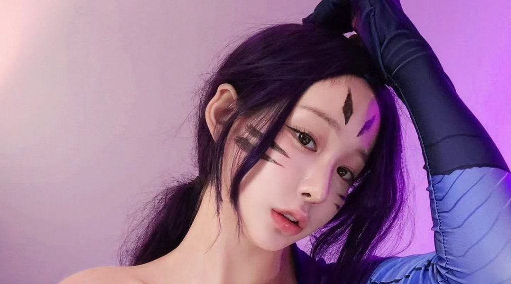 (SOUND)18-year-old God Sehee Kaisa Cosplay, who is showing a lot of exposure on Instagram