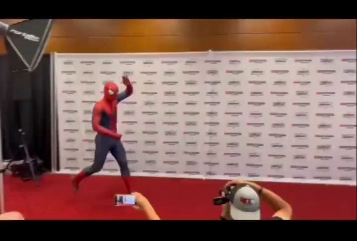 (SOUND)Spiderman cosplay performance