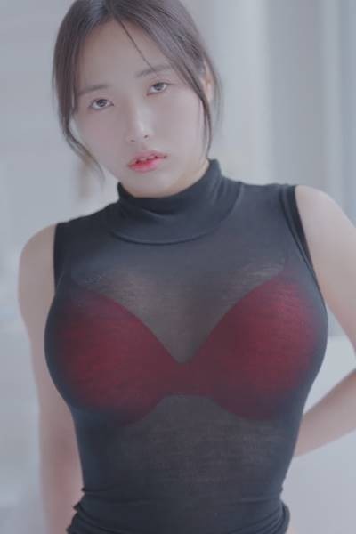 See-through black sleeveless red bra underwear exposed soften zub body