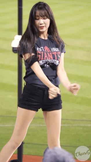 Ahn Ji-hyun, cheerleader