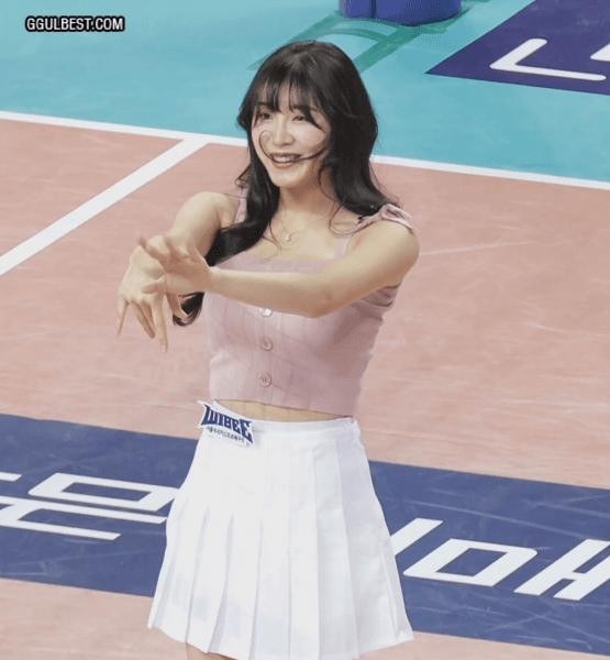 Cheerleader Ahn Ji-hyun White Tennis Skirt