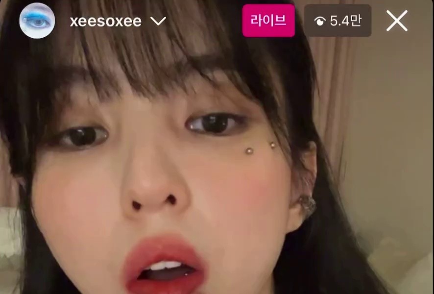(SOUND)Han Sohee with a lip piercing
