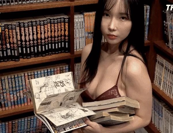 a wife who reads comic books