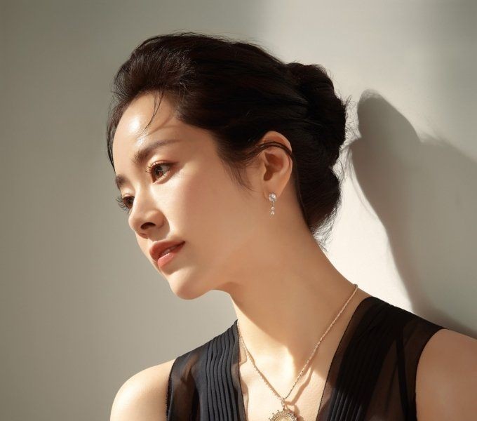 elegant Han Ji-min