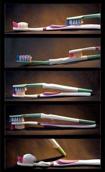 2 toothbrushes - 19 gold