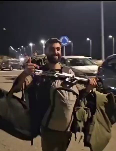(SOUND)Israeli reservists are being called up after the declaration of mobilization