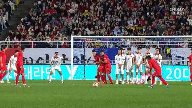 Korea vs Vietnam Lee Kangin Free Kick Oh (Singing "Shaking". (Singing "Shaking"