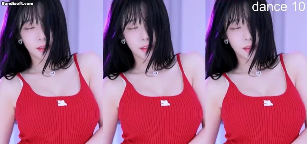 God Sehee's red ribbed sleeveless ceiling cam. Chest ribbed