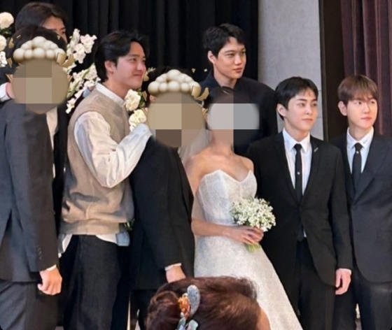 EXO-Chen, all the members of the late wedding show their loyalty.jpg