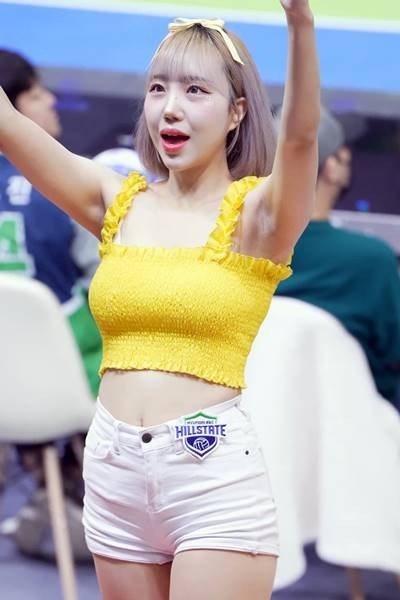 (SOUND)Park Sung Eun cheerleader yellow sleeveless top chest