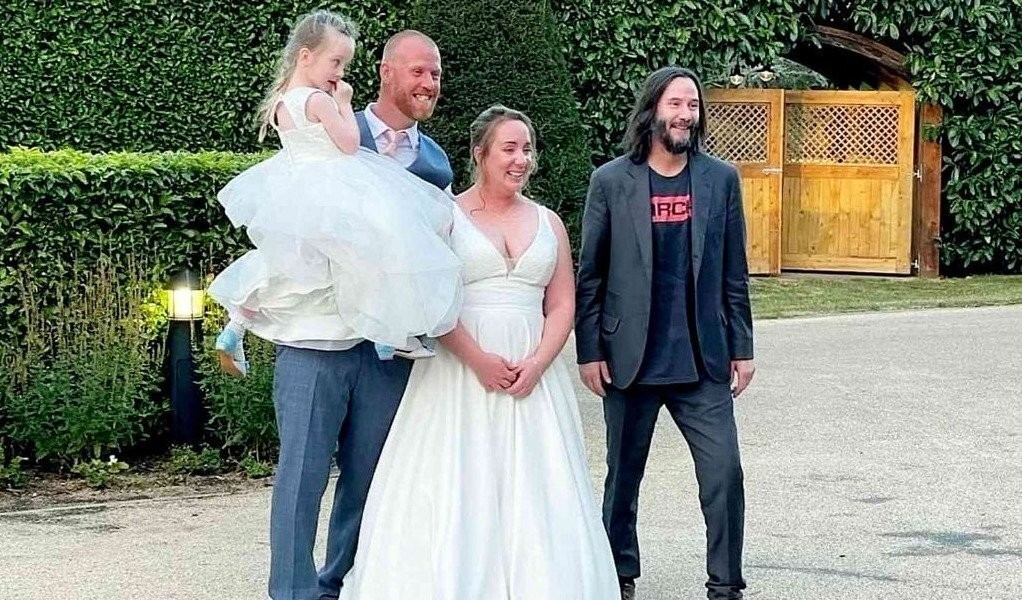 Keanu Reeves at the wedding of a stranger