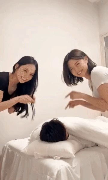 How to wake up a sleeping person at once