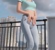 Model from girl group Kim Da-kyung Cropped T-shirt Jeans Fit Excellent Length