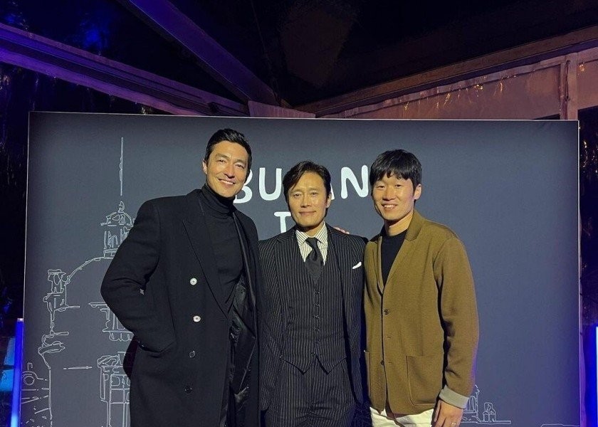 Park Ji-sung met Lee Byung-hun and Daniel Henny
