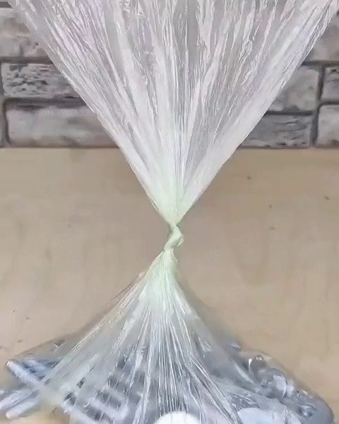 How to easily untie a plastic bag knot