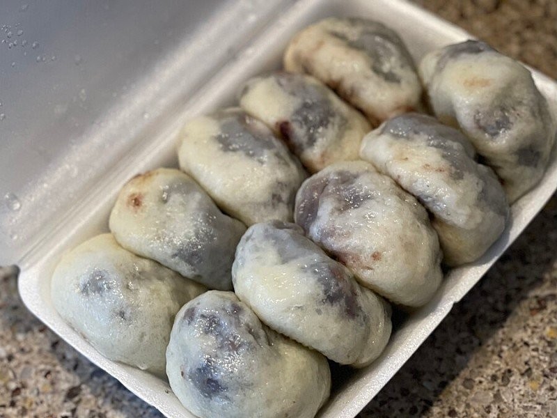 See-through steamed buns that are likely to be popular across the country soon. Jpg