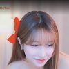 (SOUND)Grill Raeyoung transformed into a Santa Girl. It's like a pouring gift