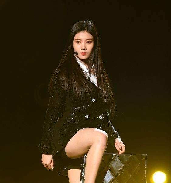 (SOUND)Kwon Eunbi, an artist with her legs and legs