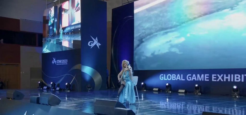 (SOUND)Oh, yesterday's self-star cosplay competition was the 3rd place, the quality of the girl